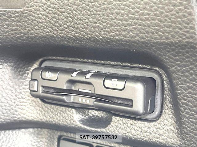 Honda N BOX CUSTOM 2023-01 7618686-7