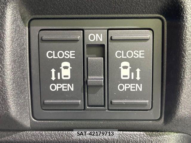 Honda N BOX CUSTOM 2023-11 7726488-5