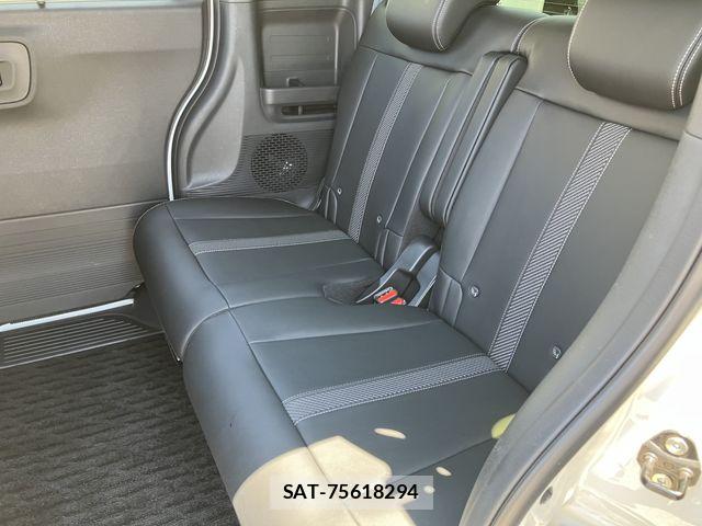 Honda N BOX CUSTOM 2024-05 7980297-16