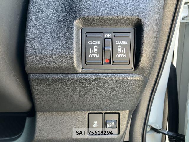 Honda N BOX CUSTOM 2024-05 7980297-23