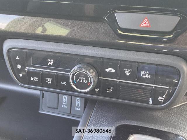 Honda N BOX CUSTOM 2018-01 8037234-9