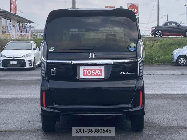 Honda N BOX CUSTOM 2018-01 8037234-24