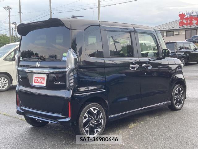Honda N BOX CUSTOM 2018-01 8037234-4