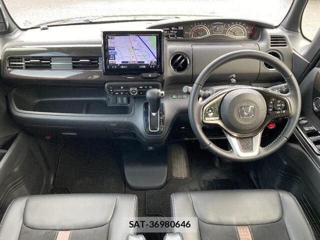 Honda N BOX CUSTOM 2018-01 8037234-5
