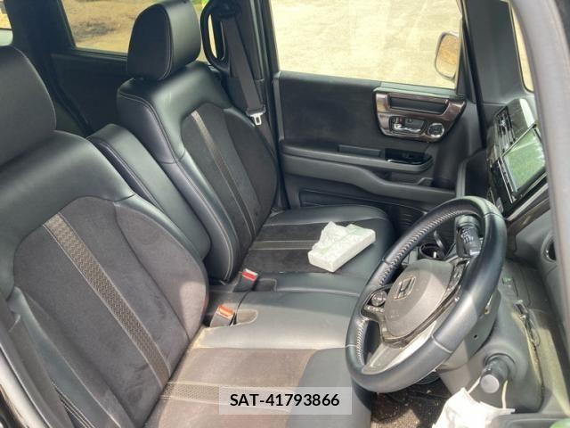 Honda N BOX CUSTOM 2017-10 8100812-18