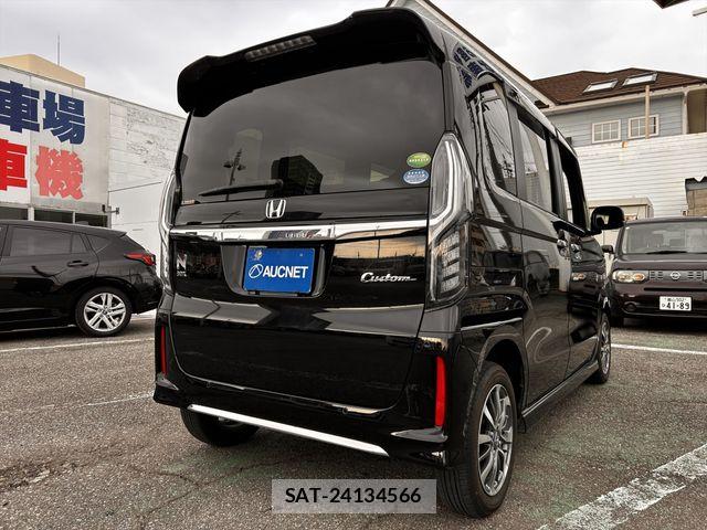 Honda N BOX CUSTOM 2021-08 8100811-4