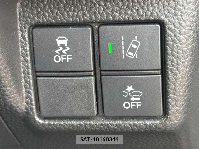 Honda N BOX CUSTOM 2018-01 8209127-9
