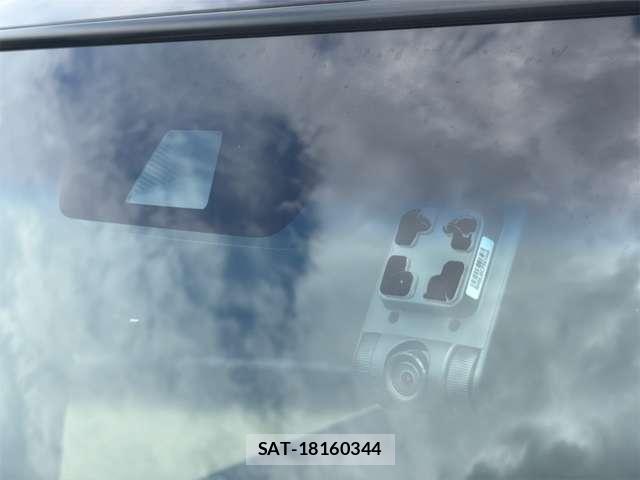Honda N BOX CUSTOM 2018-01 8209127-7