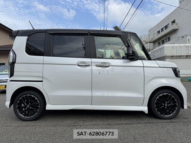 Honda N BOX CUSTOM 2021-05 8209125-2