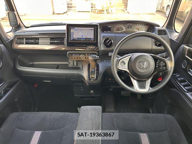 Honda N BOX CUSTOM 2018-02 8209131-10