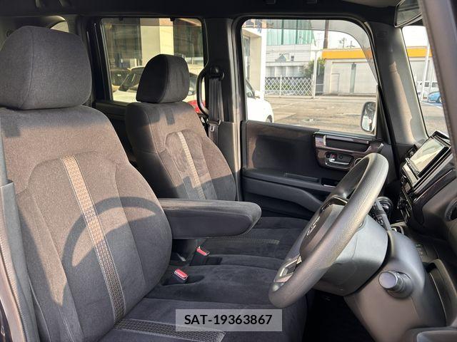 Honda N BOX CUSTOM 2018-02 8209131-13
