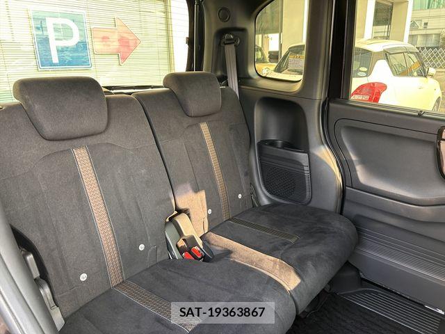 Honda N BOX CUSTOM 2018-02 8209131-14