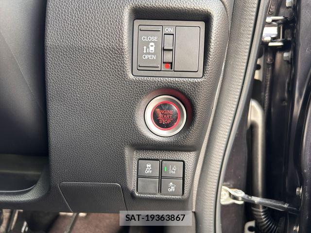 Honda N BOX CUSTOM 2018-02 8209131-21