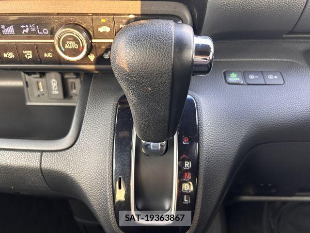 Honda N BOX CUSTOM 2018-02 8209131-22