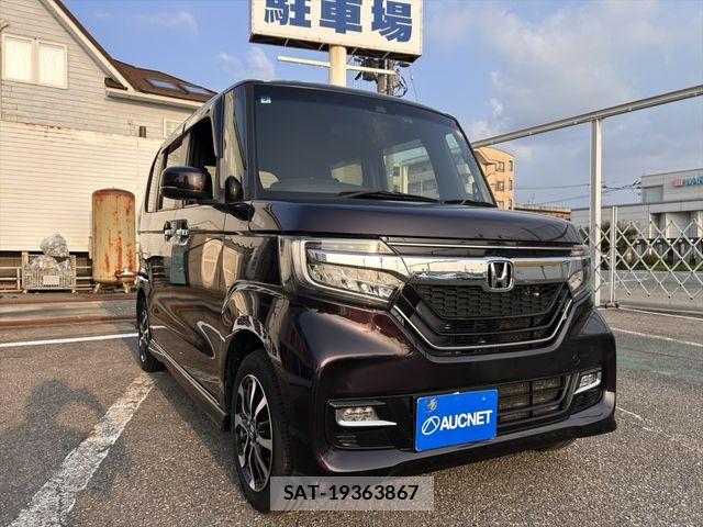 Honda N BOX CUSTOM 2018-02 8209131-2