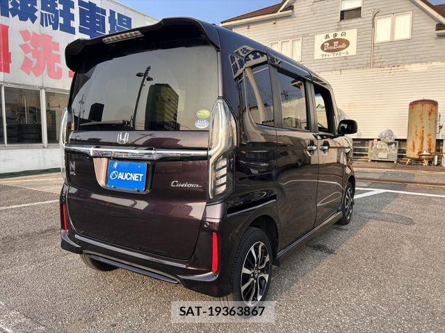 Honda N BOX CUSTOM 2018-02 8209131-4
