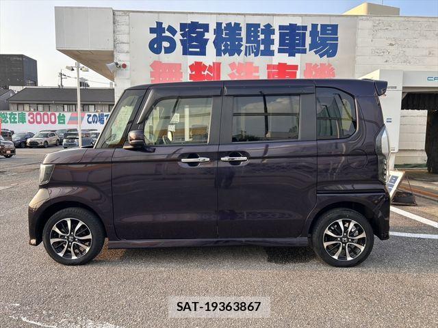 Honda N BOX CUSTOM 2018-02 8209131-7