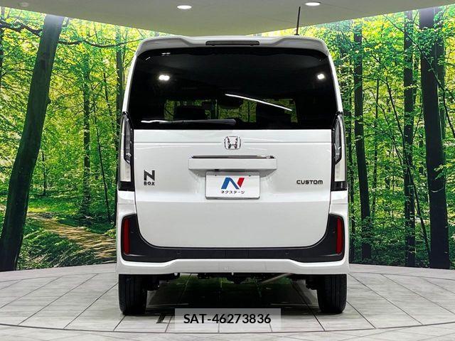 Honda N BOX CUSTOM 2024-03 8246143-14