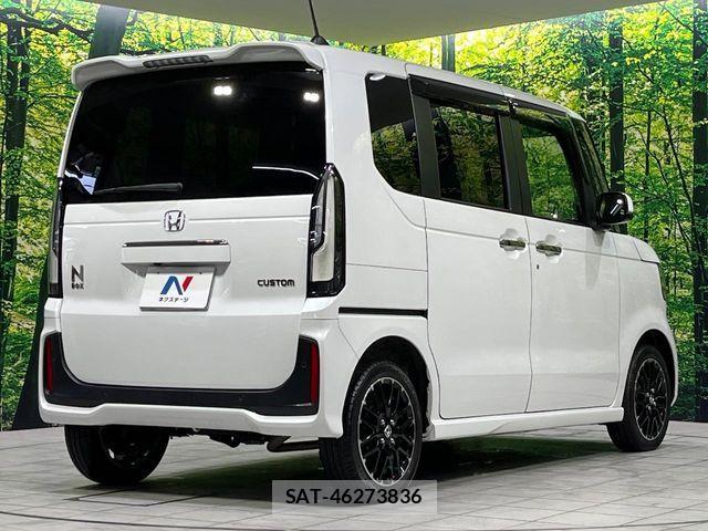 Honda N BOX CUSTOM 2024-03 8246143-16
