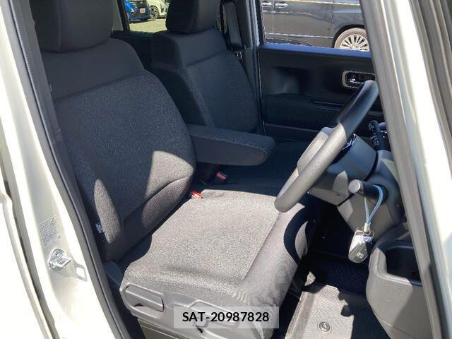 Honda N BOX CUSTOM 2024-01 8246145-14