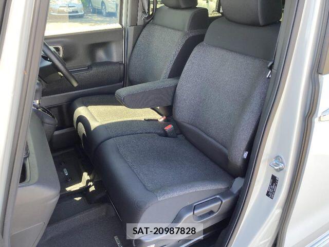 Honda N BOX CUSTOM 2024-01 8246145-15