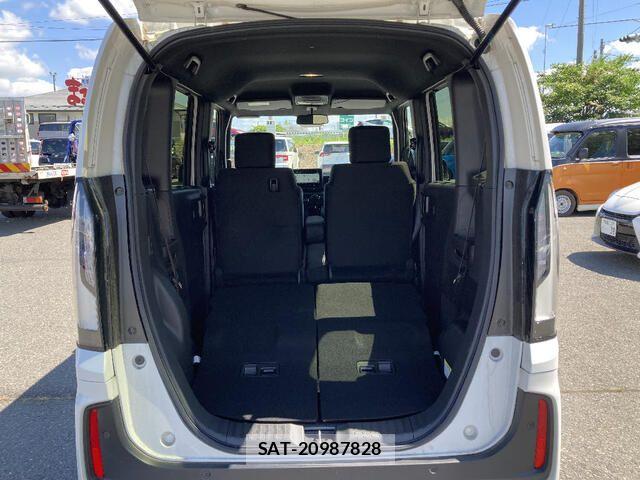 Honda N BOX CUSTOM 2024-01 8246145-18