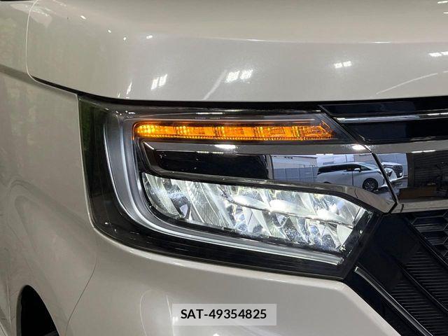 Honda N BOX CUSTOM 2018-02 8246151-11