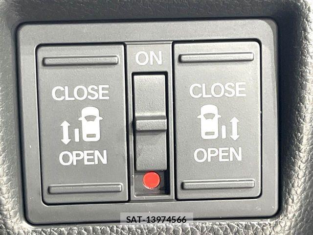 Honda N BOX CUSTOM 2019-05 8246150-2