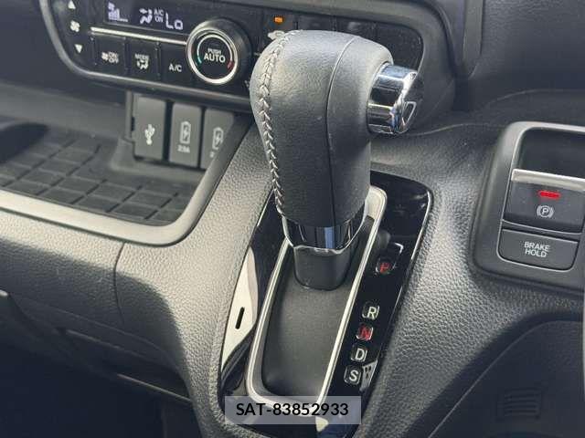Honda N BOX CUSTOM 2022-11 8246149-10