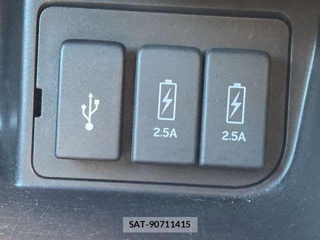 Honda N BOX CUSTOM 2019-10 8246154-11