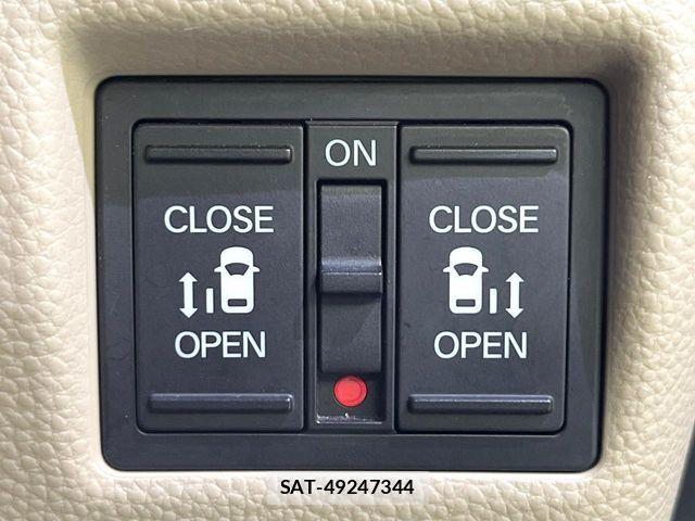Honda N BOX CUSTOM 2017-12 8337120-4