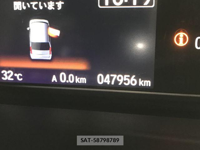 Honda N BOX CUSTOM 2019-06 8337118-4