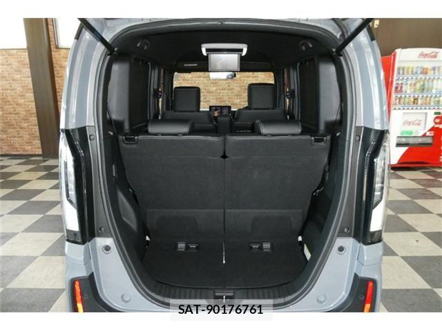 Honda N BOX CUSTOM 2023-11 8334454-10