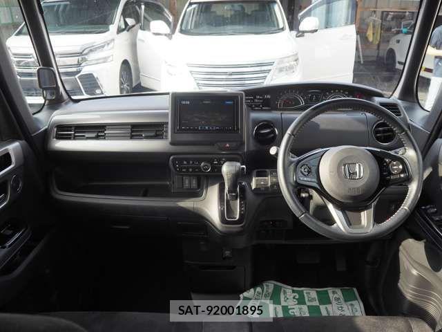 Honda N BOX CUSTOM 2022-02 8367677-1