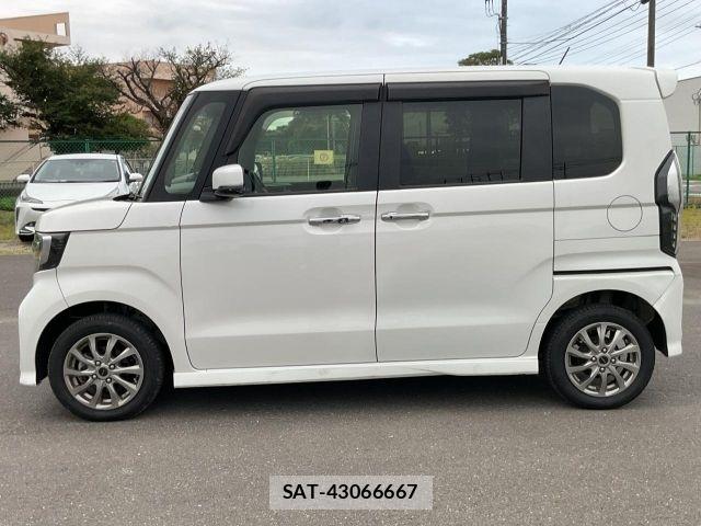 Honda N BOX CUSTOM 2018-10 8367686-15