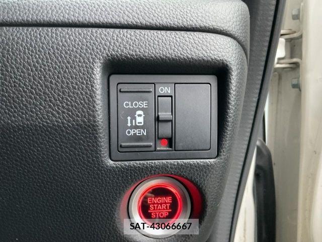 Honda N BOX CUSTOM 2018-10 8367686-19