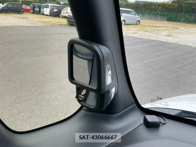 Honda N BOX CUSTOM 2018-10 8367686-28
