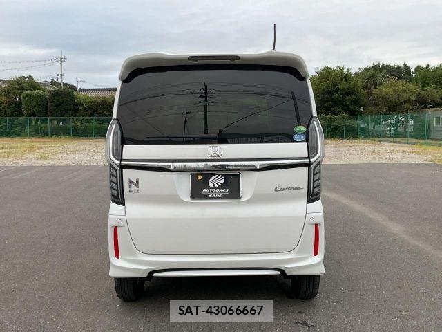 Honda N BOX CUSTOM 2018-10 8367686-4