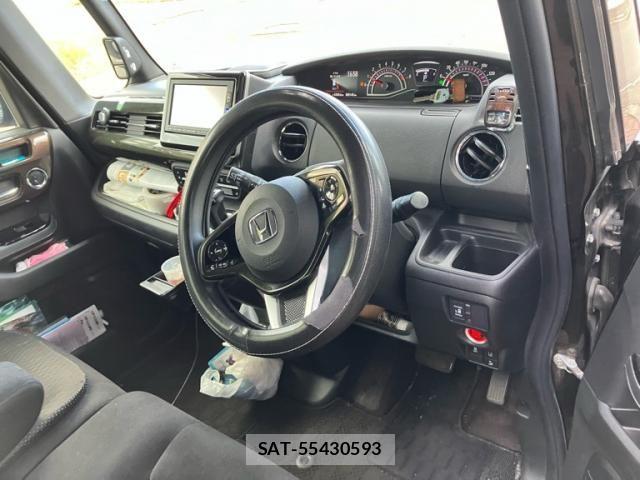 Honda N BOX CUSTOM 2017-11 8413974-18