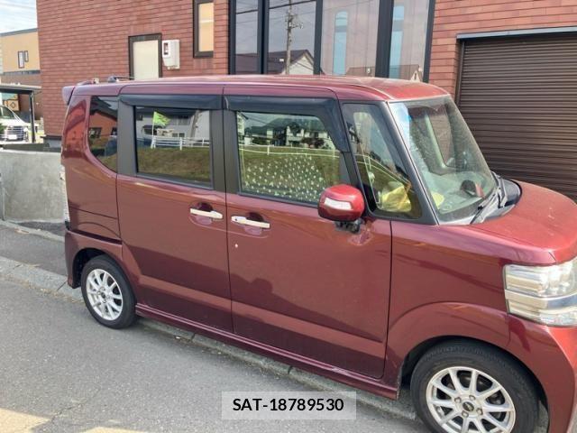 Honda N BOX CUSTOM 2017-03 8413976-3