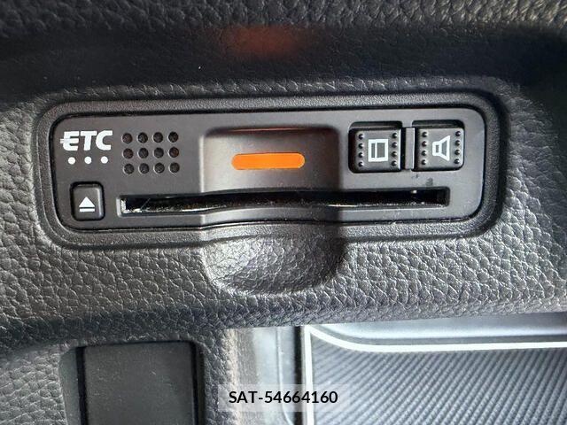 Honda N BOX CUSTOM 2018-05 8413972-13
