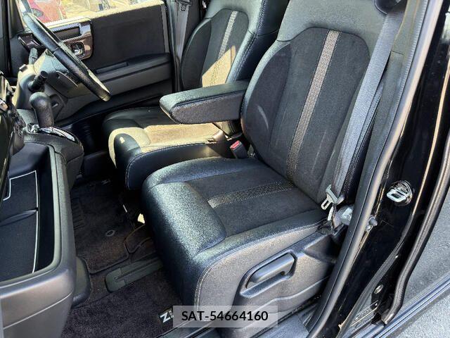Honda N BOX CUSTOM 2018-05 8413972-16
