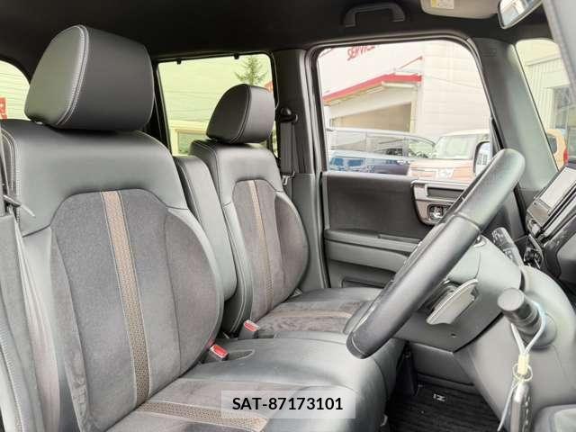 Honda N BOX CUSTOM 2018-02 8413971-11