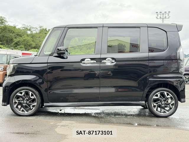 Honda N BOX CUSTOM 2018-02 8413971-23