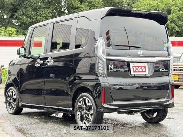 Honda N BOX CUSTOM 2018-02 8413971-24