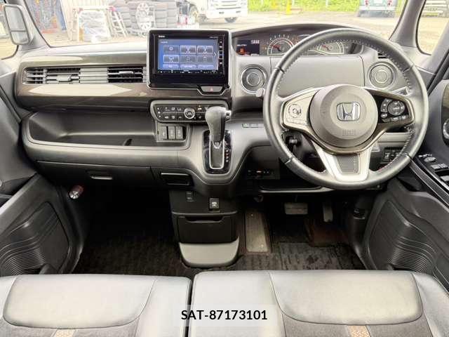 Honda N BOX CUSTOM 2018-02 8413971-4