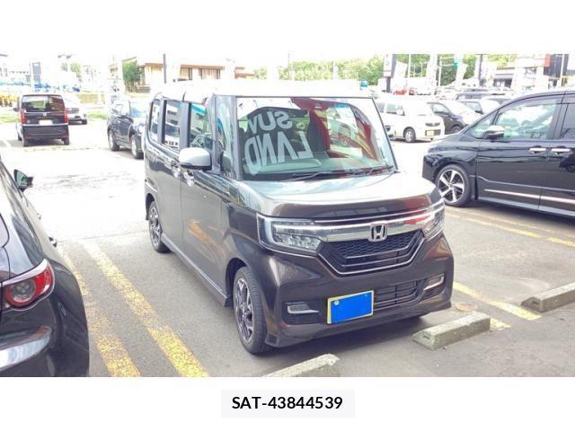 Honda N BOX CUSTOM 2018-03 8413973-0