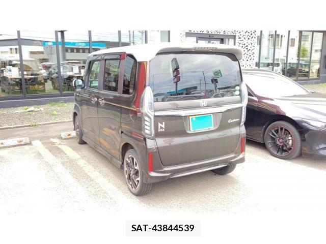 Honda N BOX CUSTOM 2018-03 8413973-1