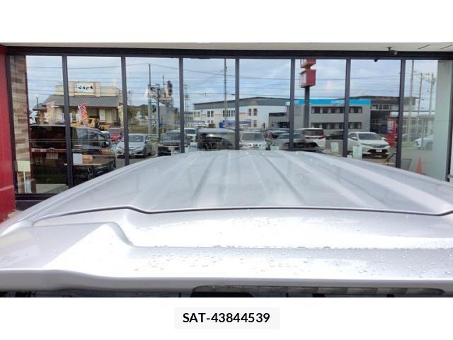 Honda N BOX CUSTOM 2018-03 8413973-2