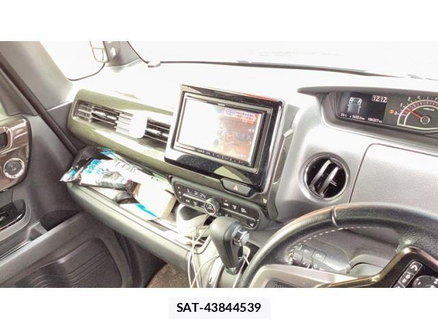 Honda N BOX CUSTOM 2018-03 8413973-8